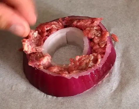 Step 2: Fill the gap between the onion rings with