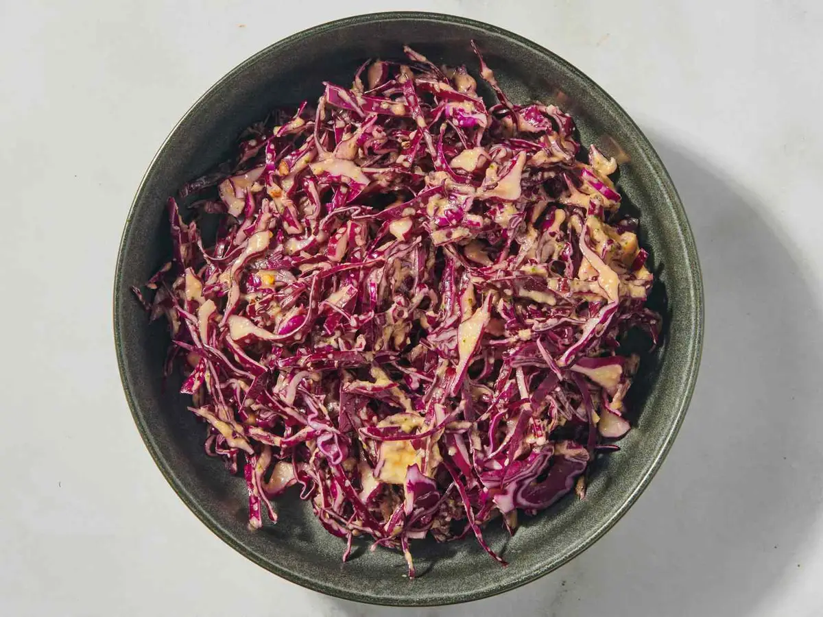 Step 5: Put the sliced cabbage in a shallow dish