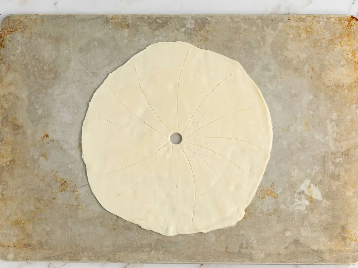 Step 5: Cut a small steam vent in the centre