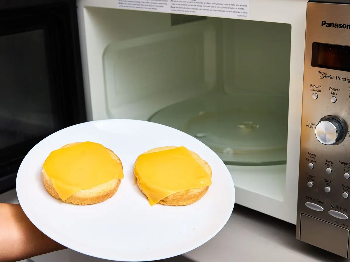 Step 4: Steam the buns two at a time: put