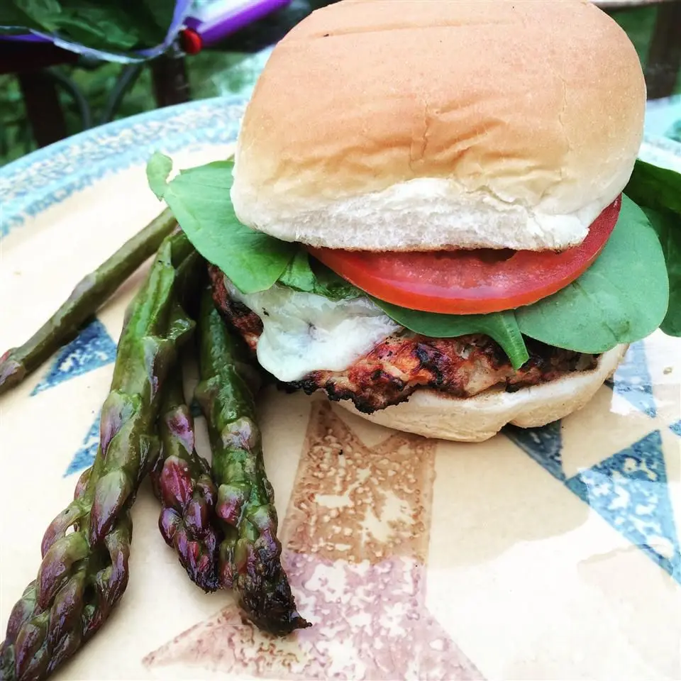 Step 4: Grill the patties for 5 to 6 minutes