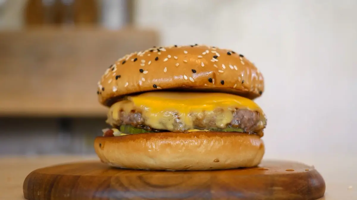 McLewis Burger